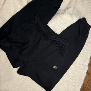 Alo Yoga Accolade Sweatpant - Black